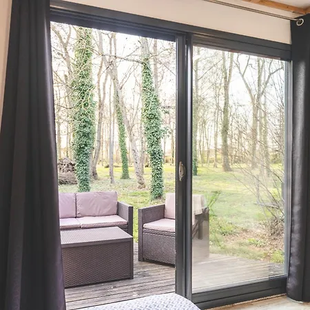Domaine Des Tilleuls Holiday home Montamise