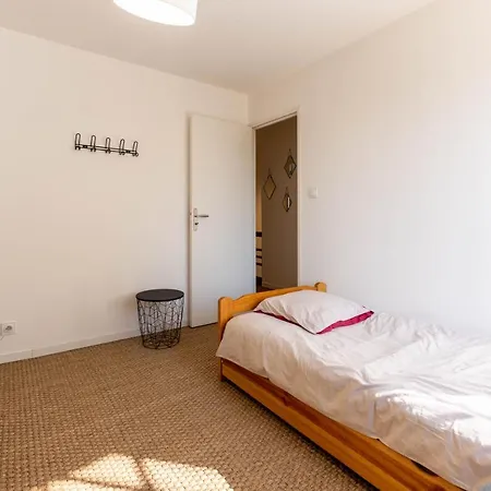 Holiday home Domaine Des Tilleuls Montamise