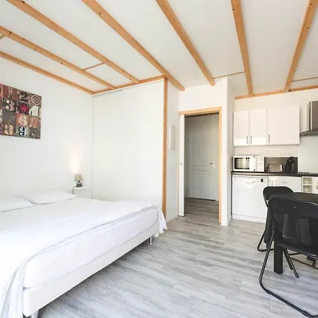 Holiday home Domaine Des Tilleuls Montamise